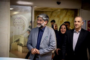بازدید رئیس کل دادگستری استان تهران از بیمارستان سینا به مناسبت ولادت حضرت زینب کبری(س) و روز پرستار 